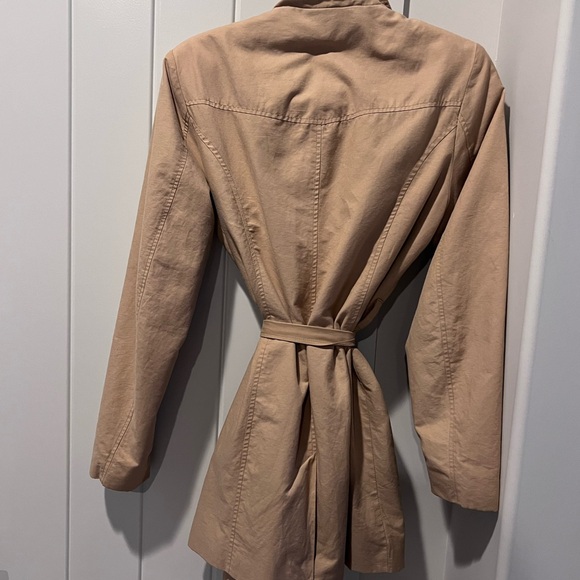Only trench size m like new - Picture 4 of 4